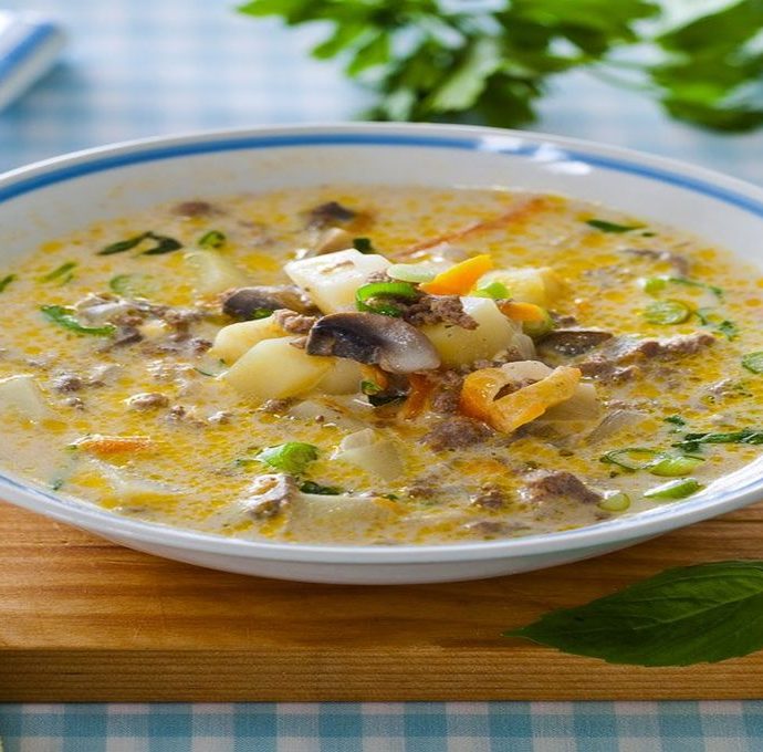 Картофельный суп со свежими грибами