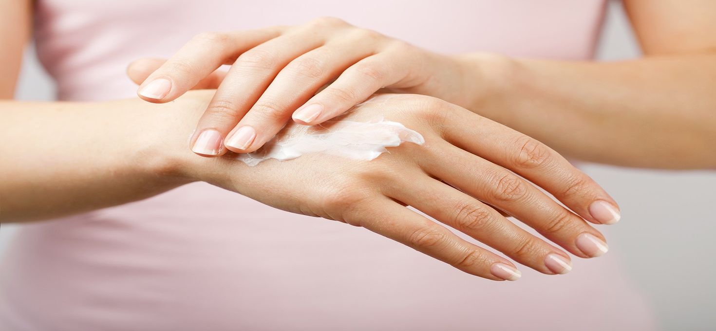 Как сохранить мягкость кожи рук?